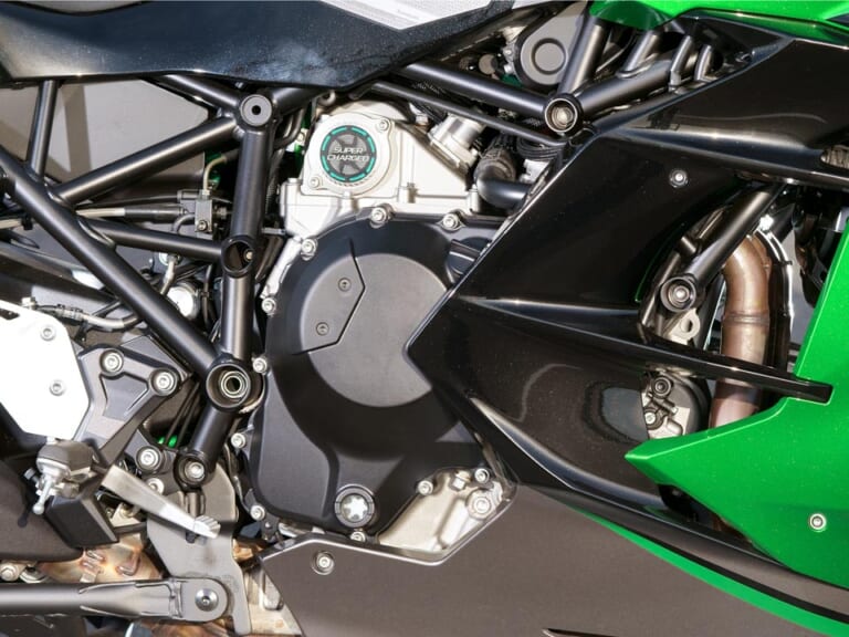 カワサキ ニンジャH2 SX SE+ エンジン|カワサキ ニンジャH2 SX SE+試乗インプレッション【超高性能がより快適で身近に】