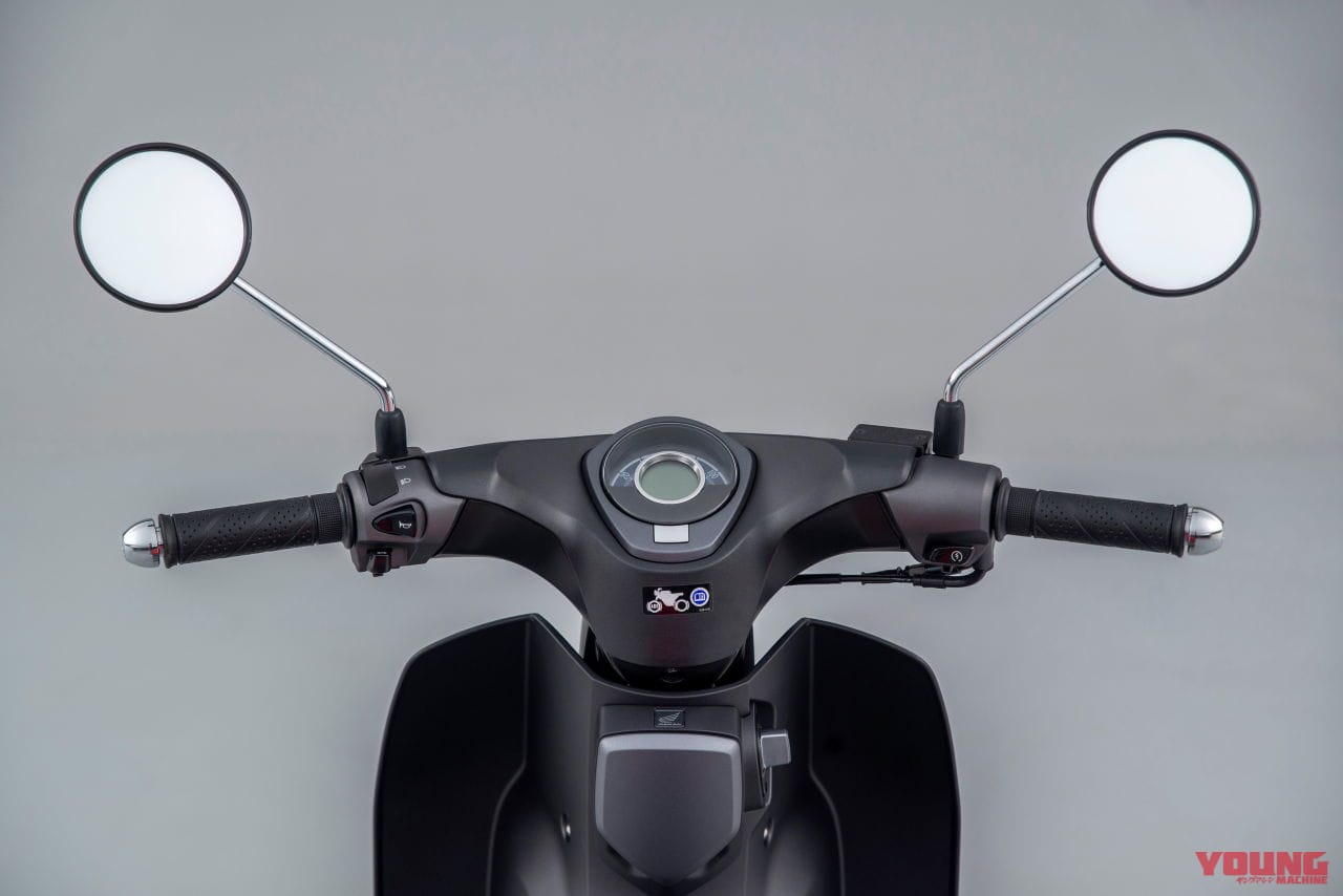 |カブの左手のところにレバーがないのはなぜ? 昔は片手運転も考慮したって本当?