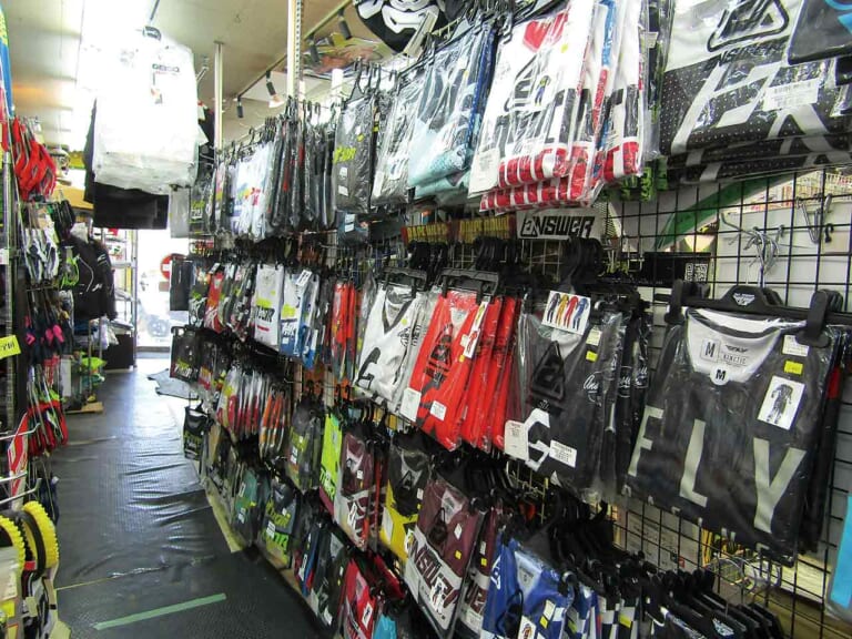 オフロードバイク総合ショップ・ウエストウッドMX|ウエア|東日本を代表するオフロード総合ショップ「WESTWOOD MX」〈在庫点数3万点超!!〉