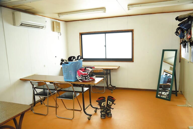 モトスポーツランドしどき|女子更衣室|オン+オフどっちも楽しむ!! レンタルバイクで広がる遊び方