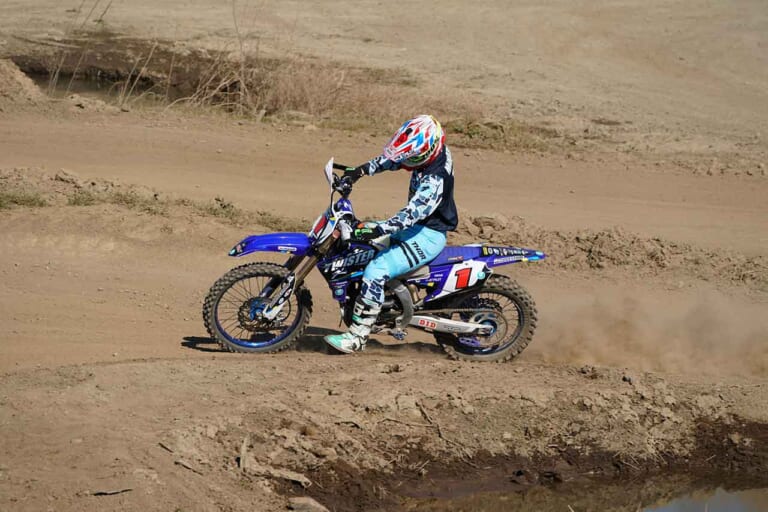 インラインの攻め方|インかアウトか? シーンに合わせたコース走行ラインの使い分け方〈渡辺学のオフロードライディング指南〉