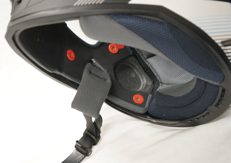 オフロードヘルメット|HJC DS-X1 グラビティ|HJCヘルメットからスタイル別ニューモデル登場【スピーカー収納スペースでインカム装着時も快適な被り心地】