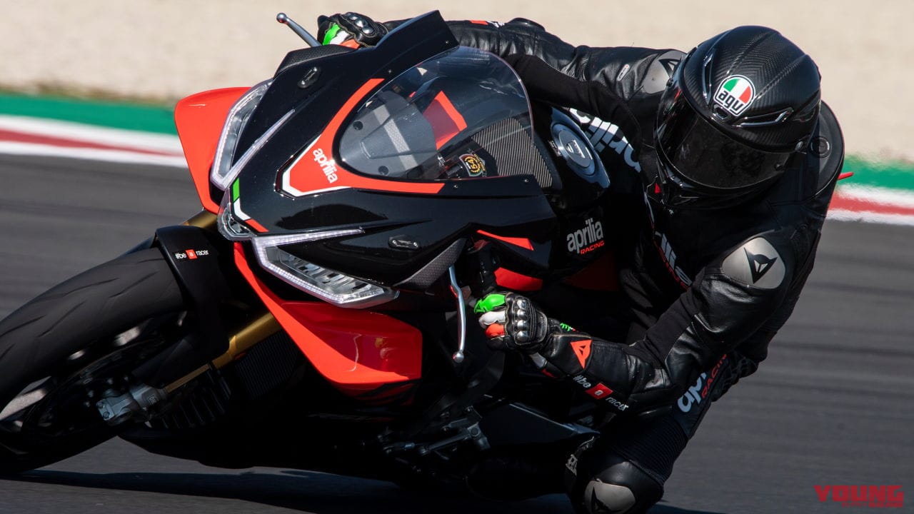 |1099ccに拡大! アプリリア新型「RSV4 Factory」受注開始、巨大なウイングレットで空力も進化