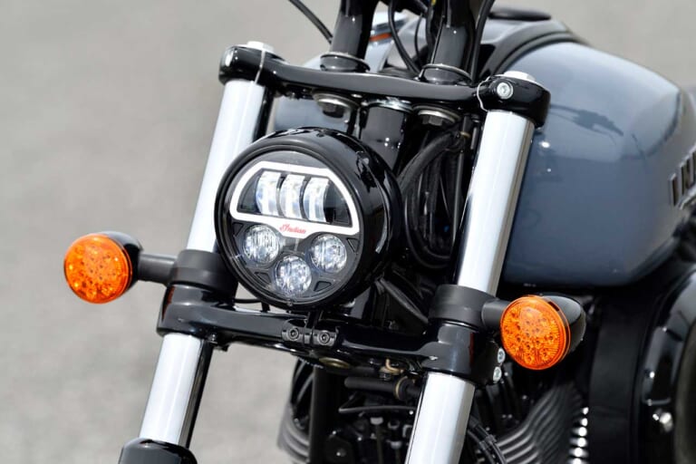 インディアン チーフダークホース|ヘッドライト|インディアン チーフ ダークホース試乗インプレッション【デビューから100年。まったく新しく設計されたチーフ】