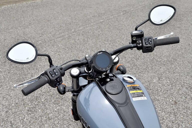 インディアン チーフダークホース|ハンドルまわり|インディアン チーフ ダークホース試乗インプレッション【デビューから100年。まったく新しく設計されたチーフ】