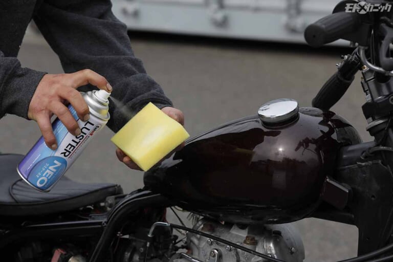 カワサキエストレヤカスタム|カーベック ポリマーコーティング ラスターネオ|吹き付け|カワサキ エストレヤのカスタムマシンはスポークホイールを半艶黒の丸塗りに〈美的バイク進化論〉