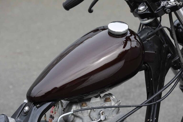 カワサキエストレヤカスタム|カーベック ポリマーコーティング ラスターネオ|仕上げ|カワサキ エストレヤのカスタムマシンはスポークホイールを半艶黒の丸塗りに〈美的バイク進化論〉