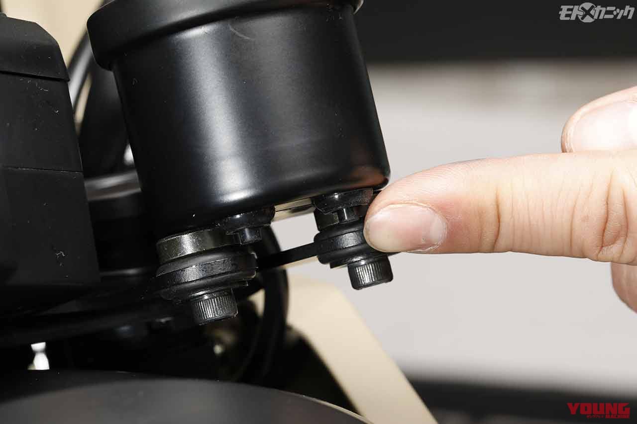 |ホンダCT125ハンターカブにボルトオンでコンパクトなタコメーターを追加〈デイトナ〉