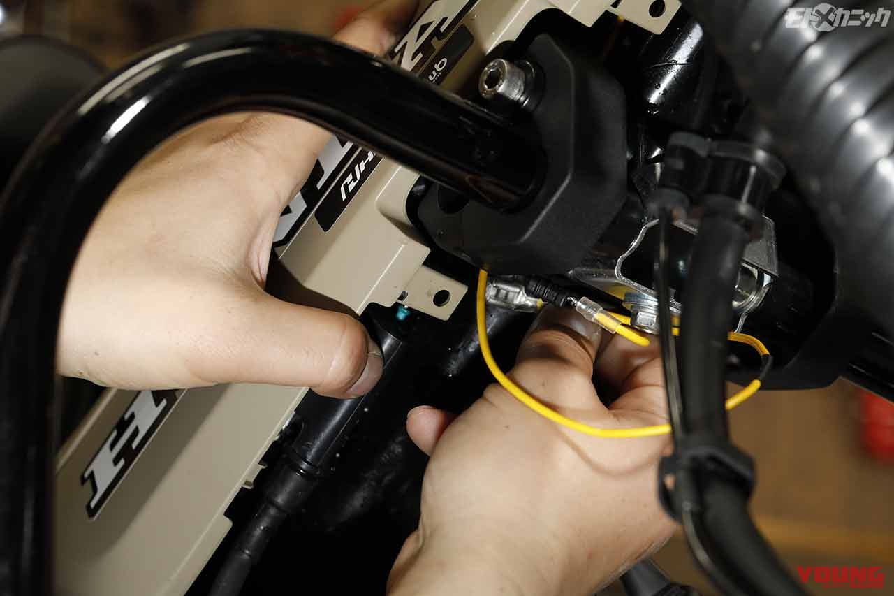 |ホンダCT125ハンターカブにボルトオンでコンパクトなタコメーターを追加〈デイトナ〉