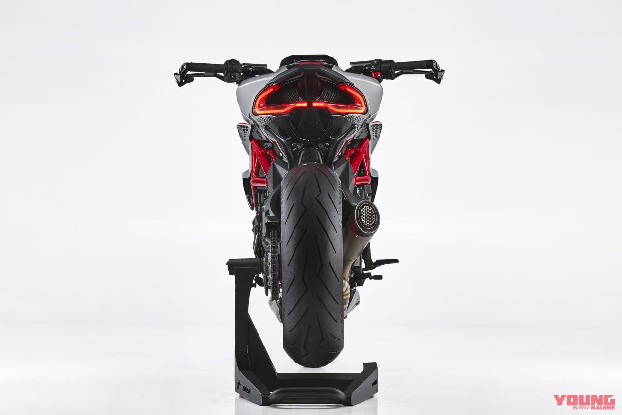 |MVアグスタのマッチョなネイキッド「ドラッグスター800」がモデルチェンジ!