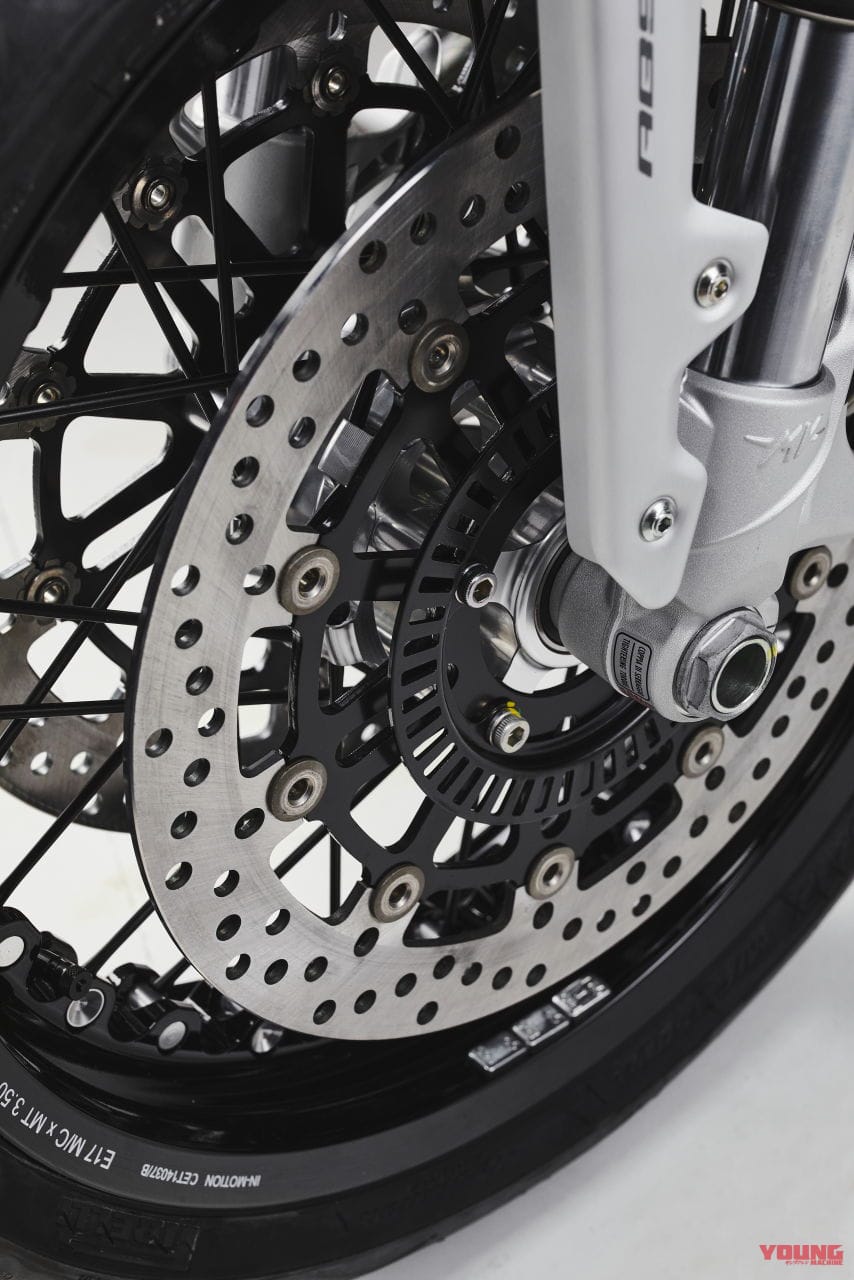 |MVアグスタのマッチョなネイキッド「ドラッグスター800」がモデルチェンジ!