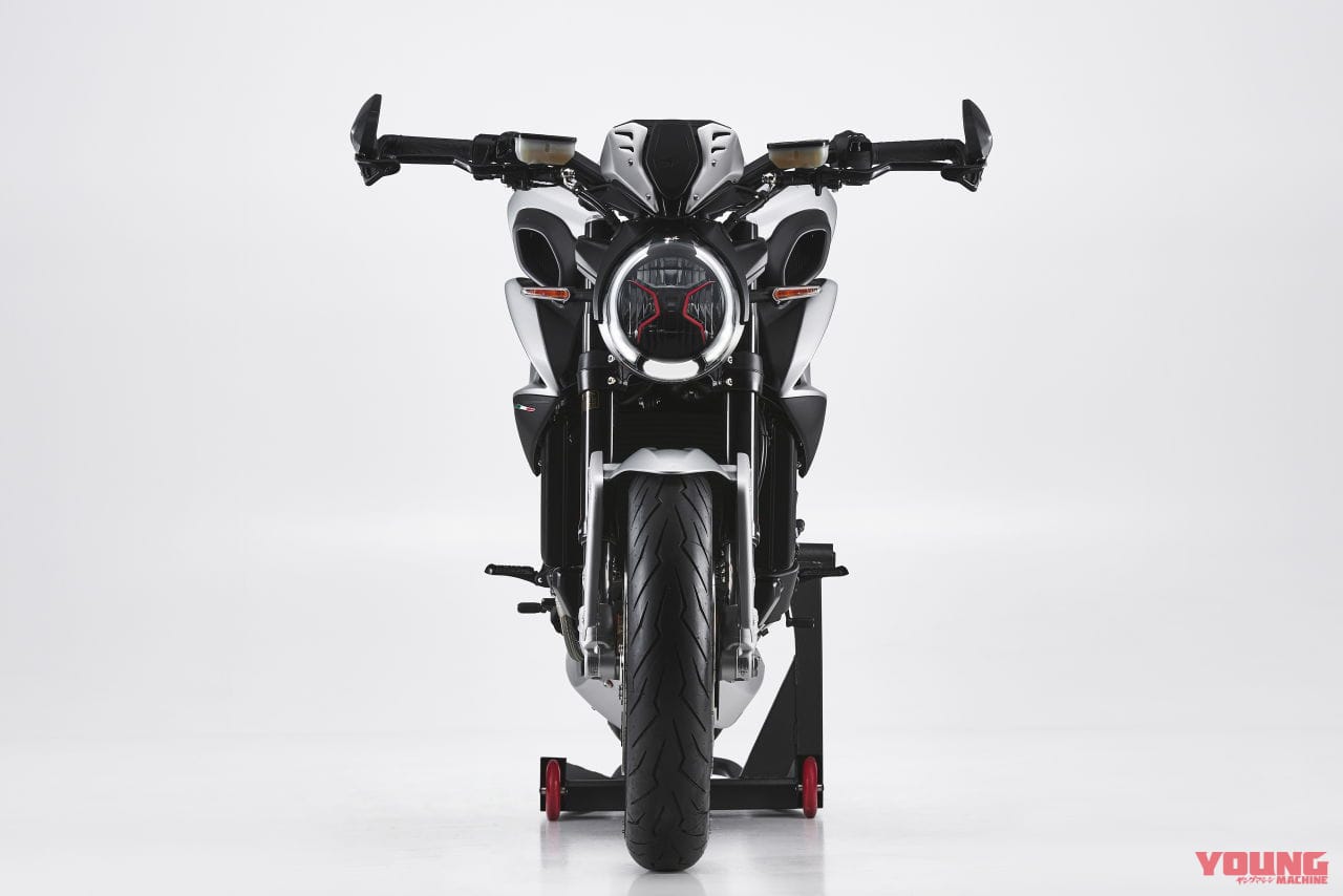 |MVアグスタのマッチョなネイキッド「ドラッグスター800」がモデルチェンジ!