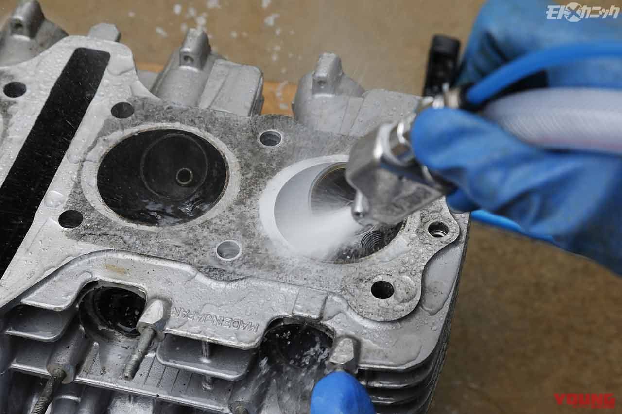 |重曹クリーニングはクロームメッキのサビやエンジン部品のカーボン除去に効果絶大〈EZブラスト〉