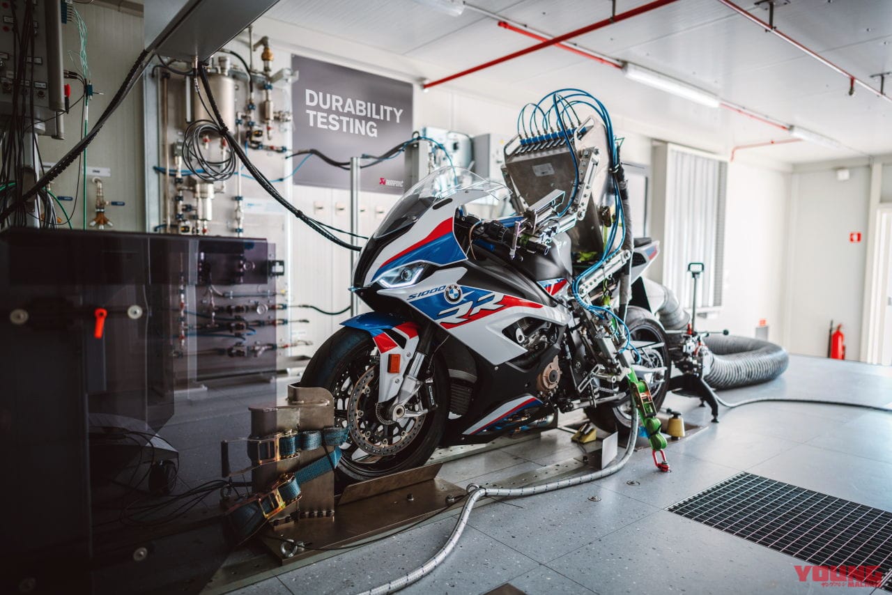 |世界限定30本、日本で買えるのはわずか数人!! アクラポヴィッチ30周年マフラー登場