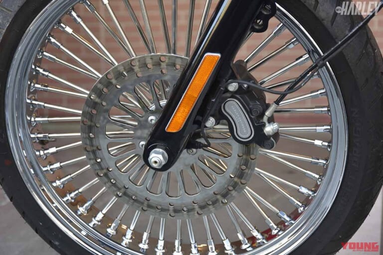 '14 FXDBストリートボブ|ハーレーダビッドソン静岡カスタム|フロントホイール|ハーレーカスタムトレンドニュース:チョッパーライクな気軽さをライトに演出〈’14 FXDBストリートボブ〉