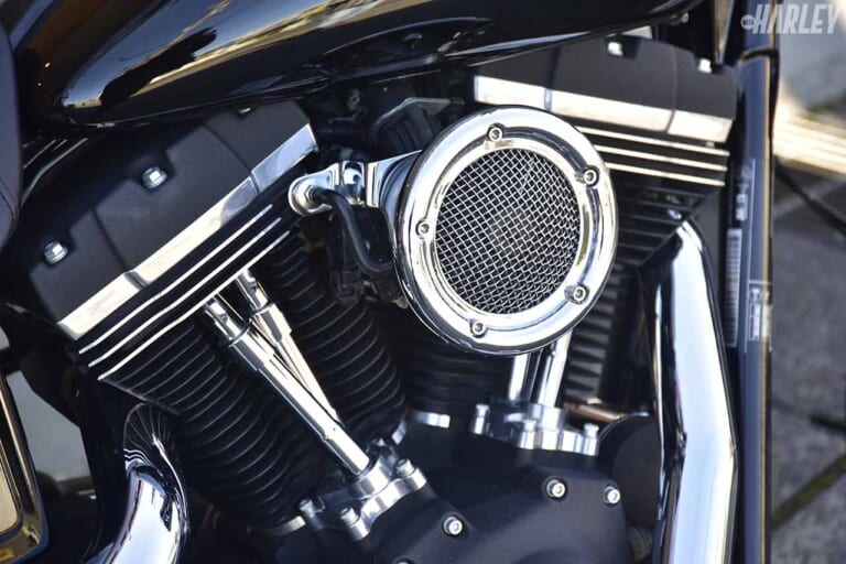 '14 FXDBストリートボブ|ハーレーダビッドソン静岡カスタム|クリアキン製ベロシラプターエアクリーナーキット|ハーレーカスタムトレンドニュース:チョッパーライクな気軽さをライトに演出〈’14 FXDBストリートボブ〉