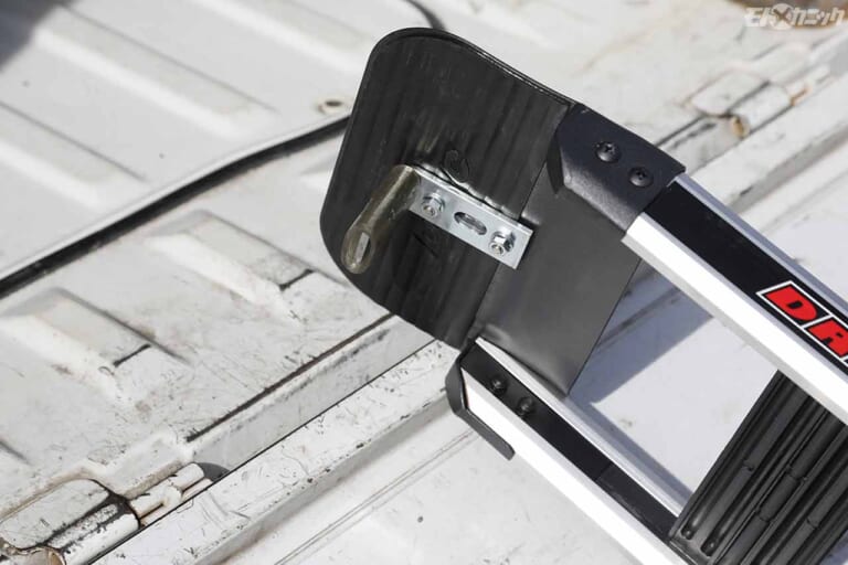 軽トラックトランポ|自作のラダー固定フック|“ワケあり軽トラック”を購入してトランポ車に改造してみた【ドゥカティも積める!!】