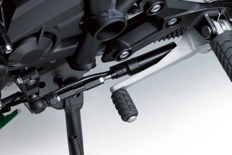 上下対応クイックシフト|ハヤブサ対抗? 最新電脳でカワサキ ニンジャZX-14Rが復活するか?!〈YM未来予想〉