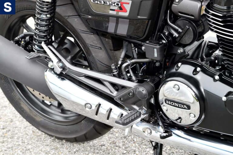 ホンダGB350S|右ステップ|爆売れホンダGB350! モダン仕様のGB350Sも7月発売スタンバイ【すべてがスポーティー仕立て】