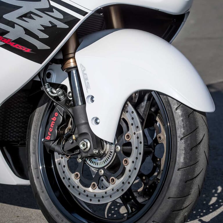 スズキ2代目ハヤブサ('17)|フロントブレーキキャリパー&倒立式フロントフォーク|スズキ2代目ハヤブサ(’17)あらためて試乗インプレッション【熟成極まる先代の輝きは色褪せず】