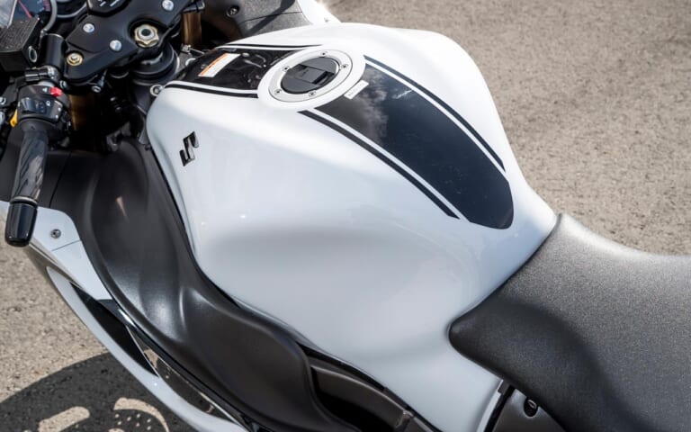 スズキ2代目ハヤブサ('17)|燃料タンク|スズキ2代目ハヤブサ(’17)あらためて試乗インプレッション【熟成極まる先代の輝きは色褪せず】