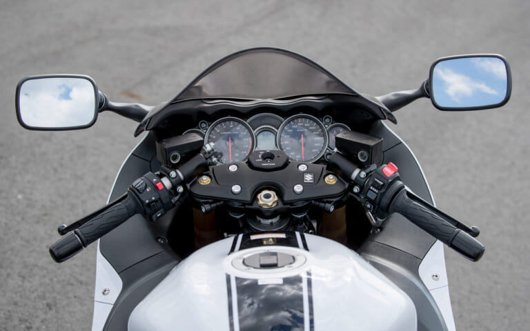 スズキ2代目ハヤブサ('17)|ハンドル&コクピット|スズキ2代目ハヤブサ(’17)あらためて試乗インプレッション【熟成極まる先代の輝きは色褪せず】
