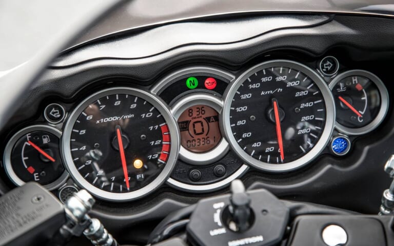 スズキ2代目ハヤブサ('17)|メーター|スズキ2代目ハヤブサ(’17)あらためて試乗インプレッション【熟成極まる先代の輝きは色褪せず】