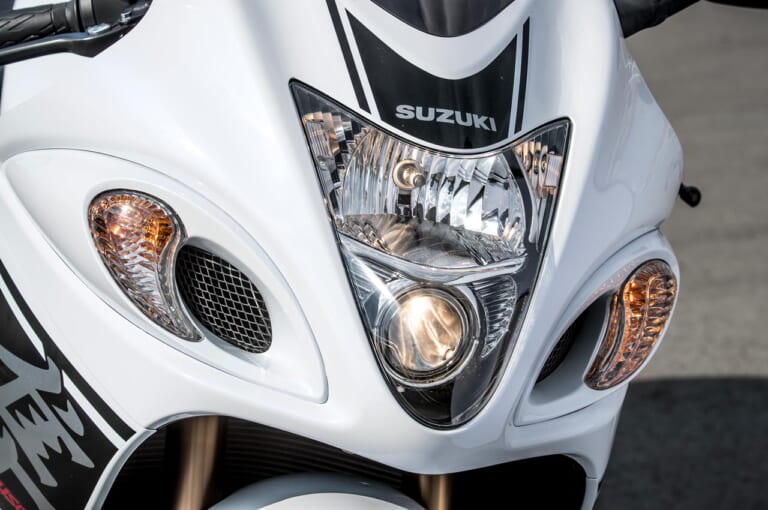 スズキ2代目ハヤブサ('17)|ヘッドライト|スズキ2代目ハヤブサ(’17)あらためて試乗インプレッション【熟成極まる先代の輝きは色褪せず】