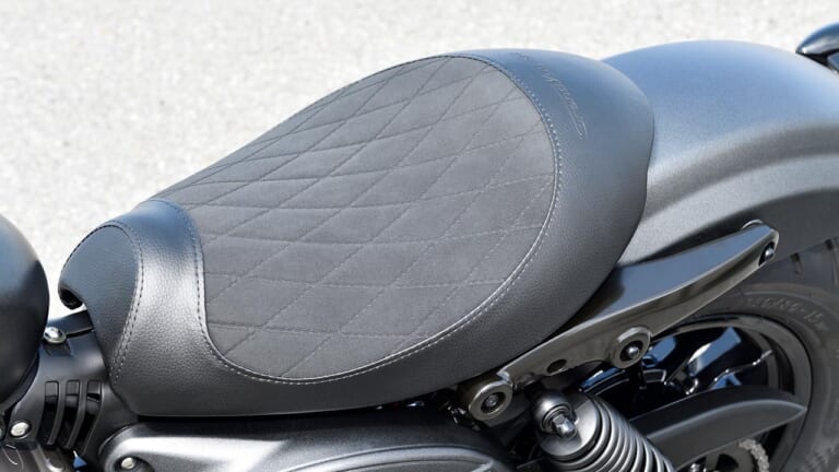 ヒョースンGV125Sボバー|シングルシート(オプション)|ヒョースンGV125Sボバー試乗インプレッション【唯一無二! 優秀な原付二種ボバー】