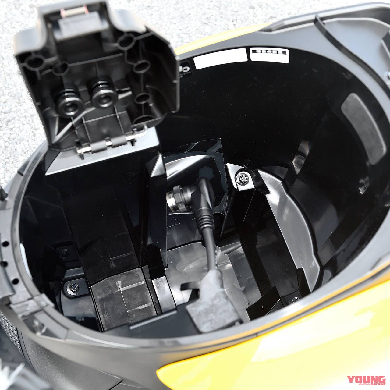 |ヤマハ E-ビーノ試乗インプレッション【軽さ際立つボディ! 誰もが扱える電動スクーター】