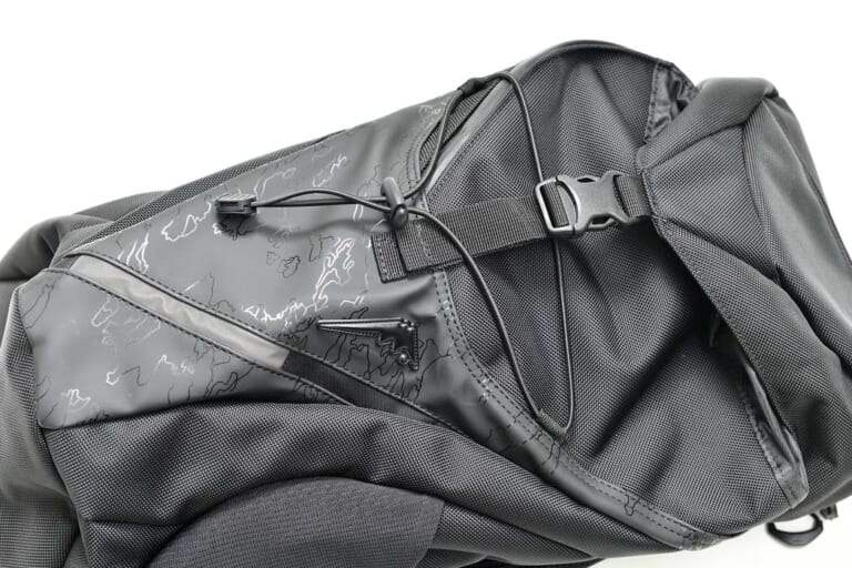 クシタニ K-3587Bバックパック|ラバーコード|クシタニ K-3587Bバックパック試用インプレッション【蒸れにくいバックパックに限定色登場】