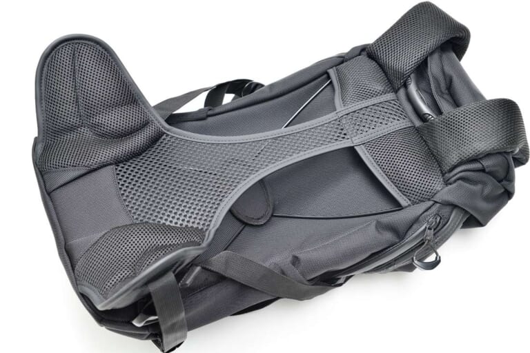 クシタニ K-3587Bバックパック|フローティング構造|クシタニ K-3587Bバックパック試用インプレッション【蒸れにくいバックパックに限定色登場】