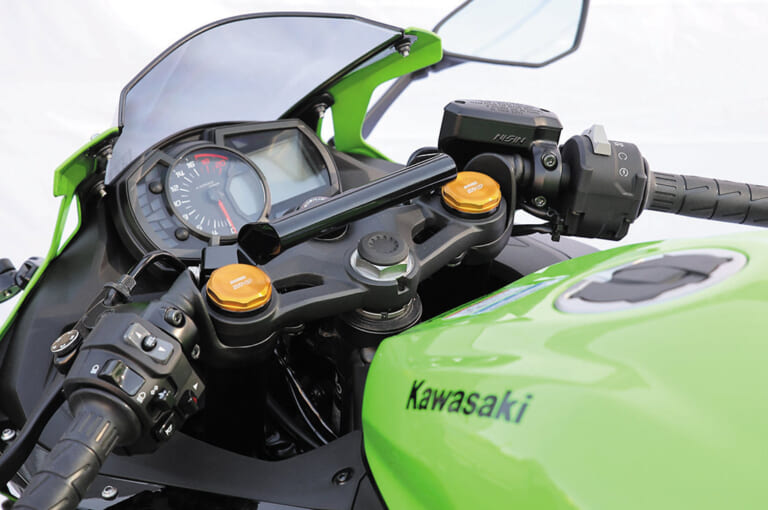 カワサキ ニンジャZX-25R|キジマカスタムパーツ|ハンドルマウントステー|快適&安全に効くニンジャZX-25R用パーツ群が登場〈キジマ〉