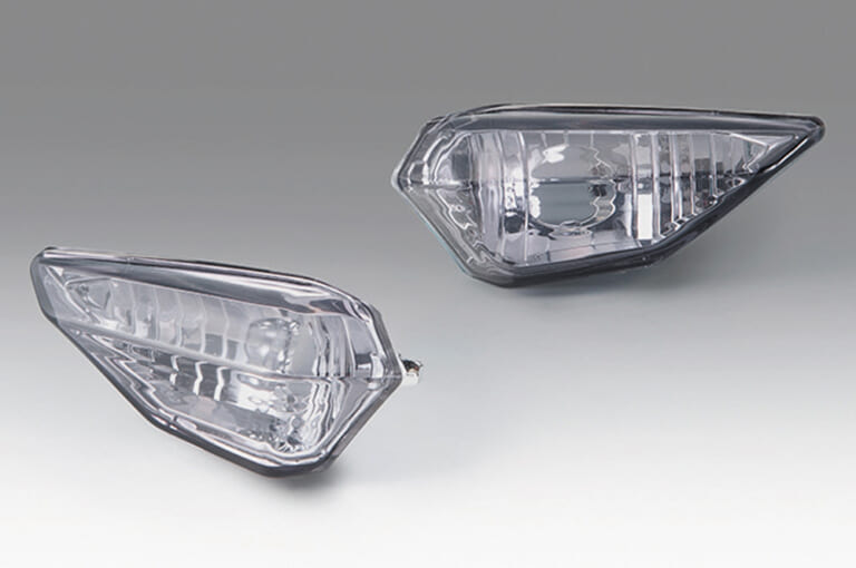 カワサキ ニンジャZX-25R|キジマカスタムパーツ|スモークウインカーレンズSET|快適&安全に効くニンジャZX-25R用パーツ群が登場〈キジマ〉