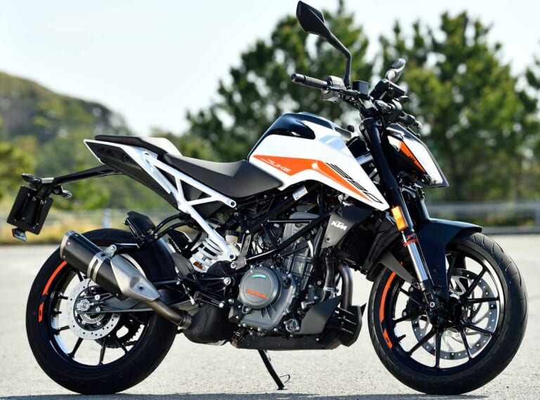 KTM390デューク|’21 KTM 390デューク試乗ショートインプレ 【クイックシフターがオプションで追加可能に】