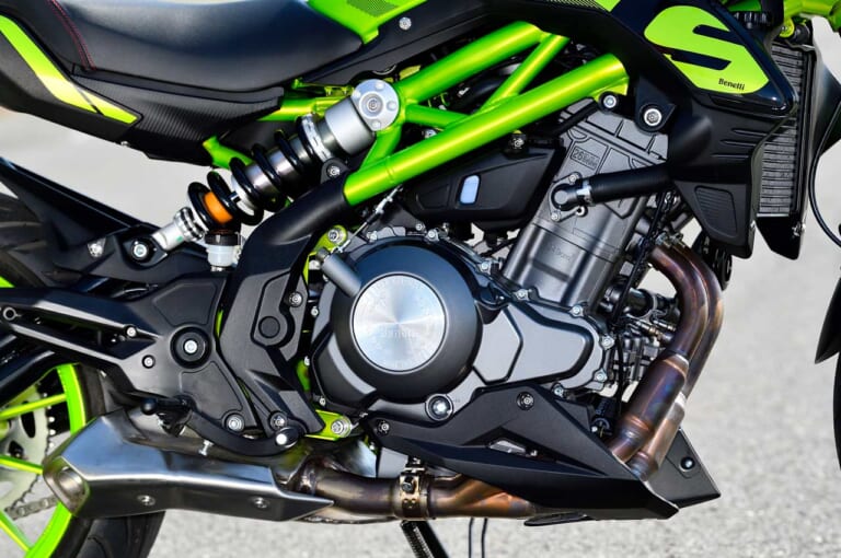 ベネリTNT249S|エンジン|’21ベネリTNT249S試乗ショートインプレ【”扱える感”が楽しいミドルネイキッド】