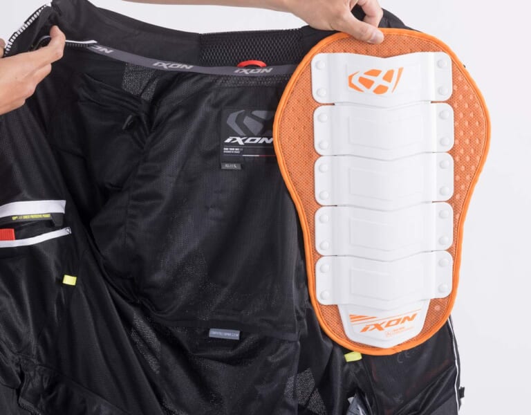 イクソン GYRE AIR A ジャケット|CEプロテクター|’21春夏ライディングギアカタログ〈イクソン〉今春日本上陸のフランスブランド