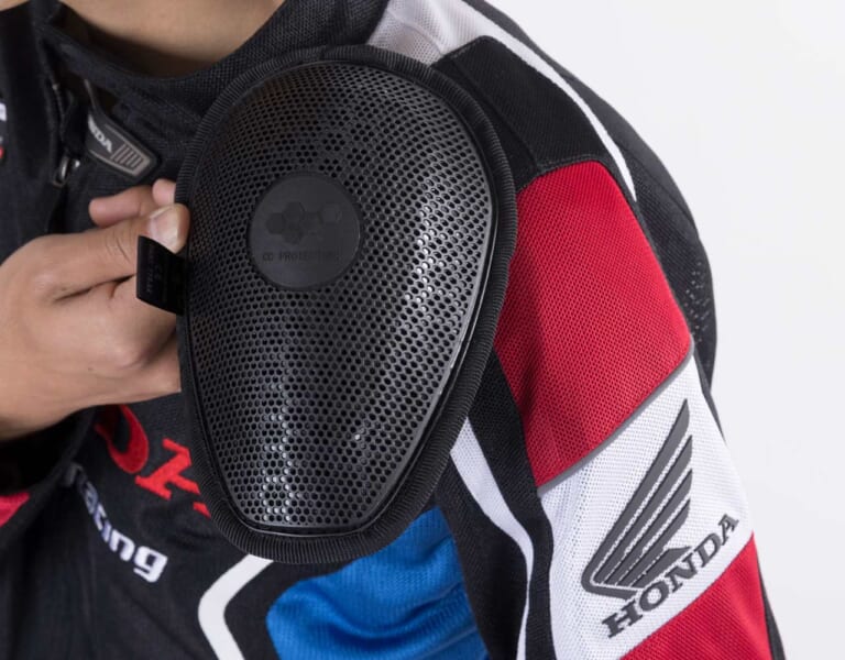 ホンダ ライトニングメッシュジャケット|CEプロテクター|’21春夏ライディングギアカタログ〈ホンダ〉CBRシリーズにピッタリのトータルコーディネート