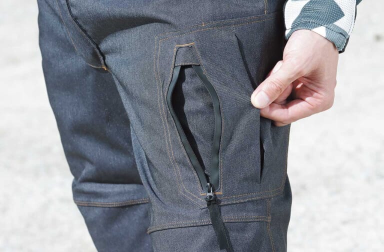ワークマン イージス DENIMYストレッチレインパンツ R1P|カーゴポケット|ワークマン’21春夏新作徹底テスト#3【雨でも快適安全ライダー向けウェア×4選】
