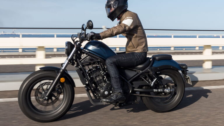 ブッチ切りベストセラー ホンダ レブル250 はバイクの気持ちよさを世の中に知らしめた インプレ Webヤングマシン 新車バイクニュース ブッチ切りベストセラー ホンダ レブル250 はバイクの気持ちよさを世の中に知らしめた インプレ Webヤングマシン 新車バイクニュース