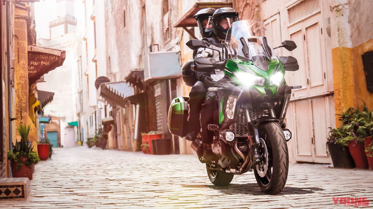 |4気筒&17インチのアドベンチャーにスカイフックをプラス! カワサキ新型「ヴェルシス1000SE」登場