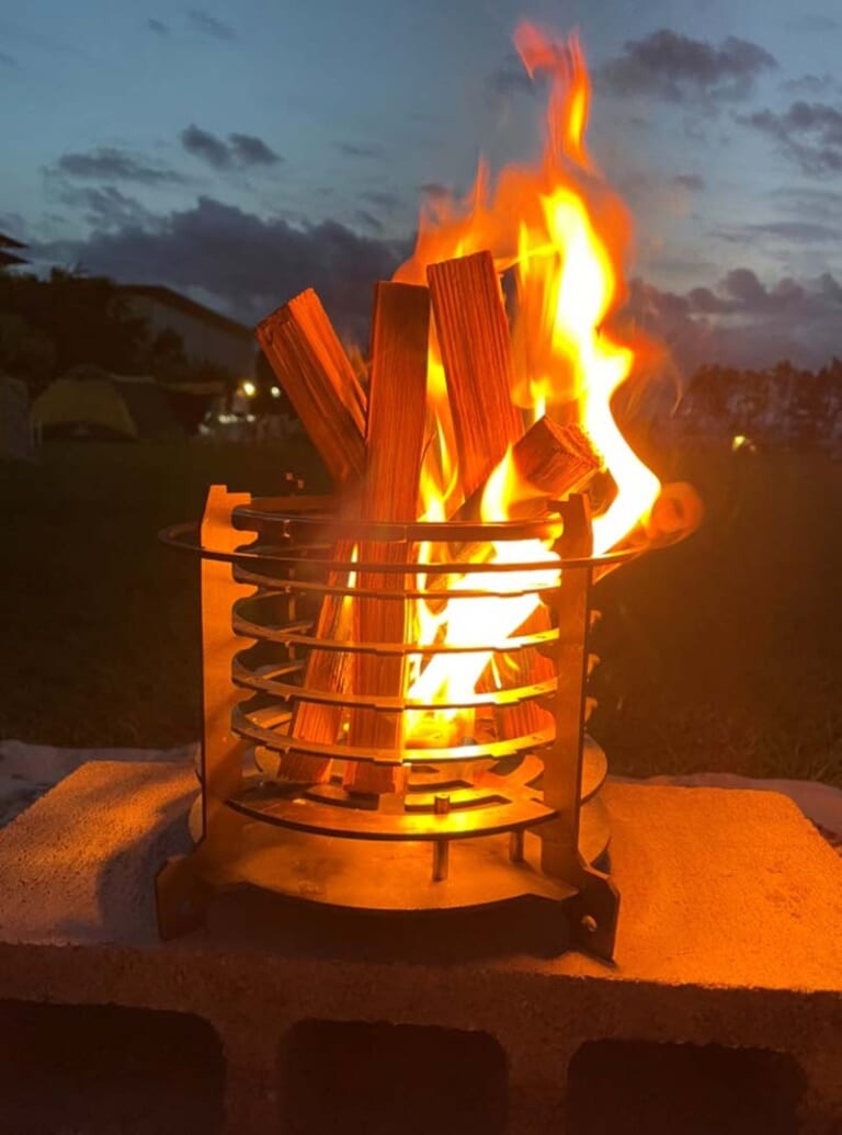 Moto Grill(モトグリル)|バイクのパーツがキャンプ用品に?! F.C.C.が自社製品を利用して焚き火台を製作