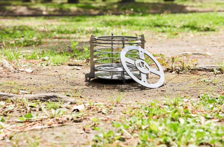 Moto Grill(モトグリル)|バイクのパーツがキャンプ用品に?! F.C.C.が自社製品を利用して焚き火台を製作