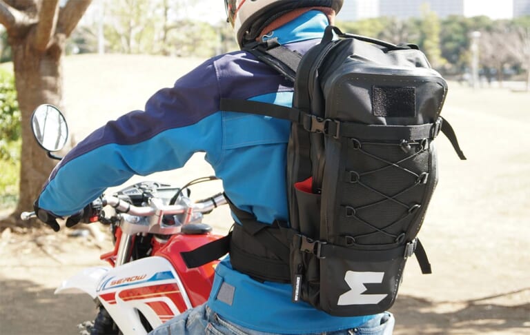 防水バックパック|エンデュリスタン ハリケーンバックパック 25L|林道ツーリングにピッタリの高機能なバックパック×11選〈前編〉