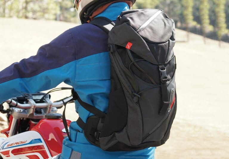 レインカバー付きバックパック|クシタニ K-3587バックパック|林道ツーリングにピッタリの高機能なバックパック×11選〈後編〉