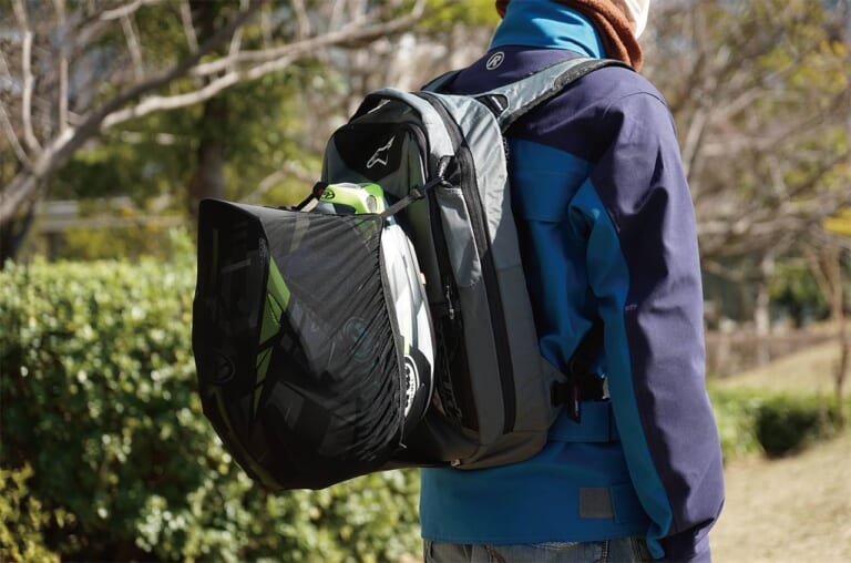 レインカバー付きバックパック|アルパインスターズ CITY HUNTERバックパック|ヘルメットキャリアー|林道ツーリングにピッタリの高機能なバックパック×11選〈後編〉