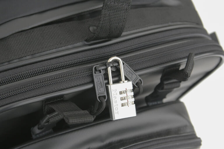 シートバッグ|タナックス モトフィズ アーバンブルーシリーズ|ロックスライダー|タナックスからキャンプ/街乗り/林道にも映える新機能搭載シートバッグ発売〈アーバンブルーシリーズ〉