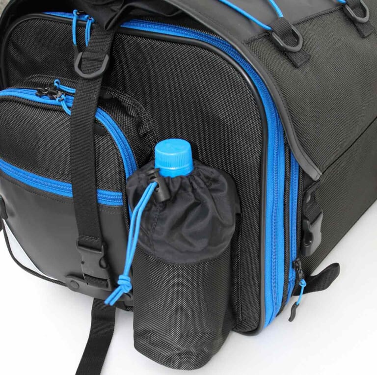 シートバッグ|タナックス モトフィズ アーバンブルーシリーズ|ドリンクホルダー|タナックスからキャンプ/街乗り/林道にも映える新機能搭載シートバッグ発売〈アーバンブルーシリーズ〉