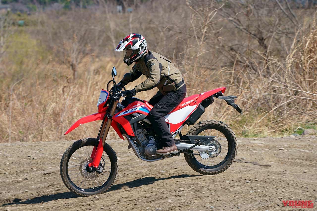 |静電気抑制/撥水のW効果を持つコーティング剤「スタティックガード」【静電気が巻き起こす問題を解消】