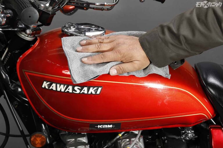 デイトナ ガラス系コーティングズプレー|仕上げ|汚れ取りと磨き込みの合わせ技でさらに輝く外装パーツ〈デイトナ磨きケミカルカタログ×3選〉